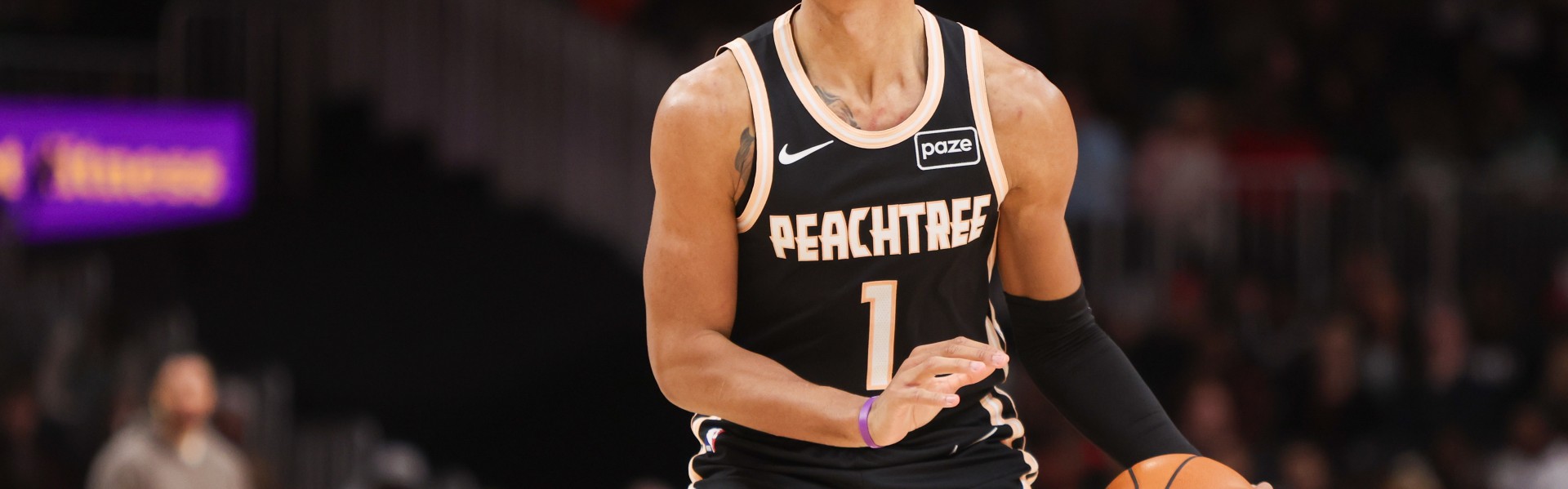 杰伦·约翰逊生涯2次单场至少20+15+15 与字母伯德并列NBA锋线第1